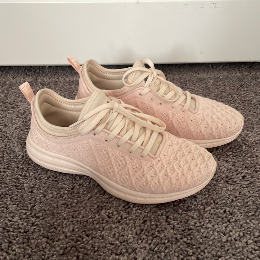 APL Techloom Phantom women’s pink 6.5 sneaker